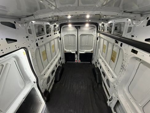 Used 2018 Ford Transit 250 148 High Roof RWD image 26