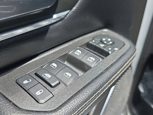 Used 2026 RAM 1500 Laramie AWD/4WD image 23