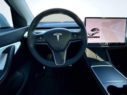 Used 2021 Tesla Model Y Long Range image 14