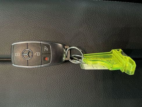 Used 2022 Mercedes-Benz GLE 350 4MATIC image 32