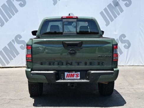 Used 2022 Nissan Frontier SV w/ Technology Package AWD/4WD image 6