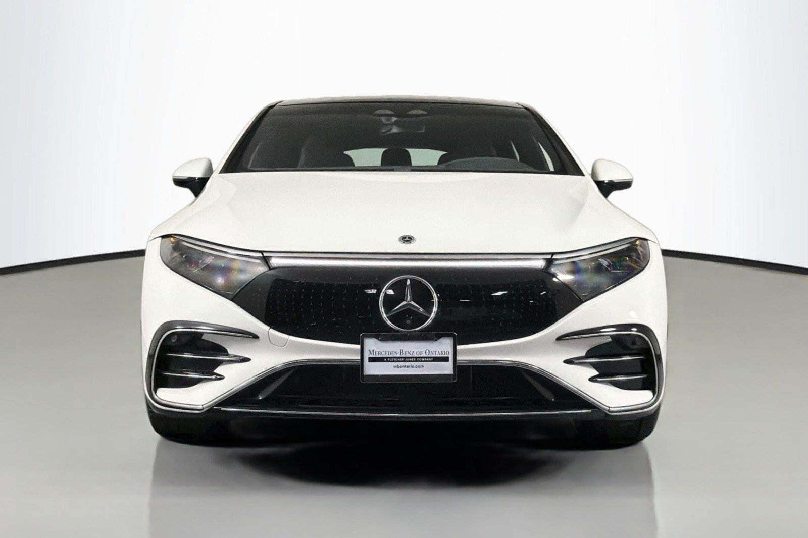Certified 2022 Mercedes-Benz EQS 580 4MATIC Sedan image 3
