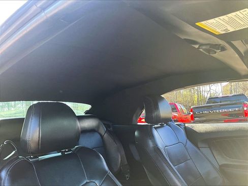 Used 2020 Ford Mustang Premium image 17