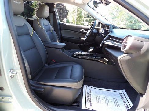 Used 2025 Chevrolet Trax ACTIV w/ Driver Confidence Package FWD image 39