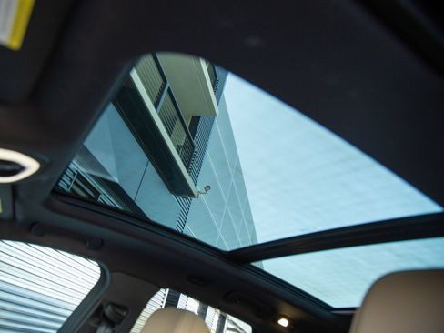 Certified 2020 Porsche Macan S AWD/4WD image 14
