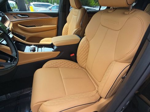 New 2026 Jeep Grand Cherokee L Summit AWD/4WD image 17