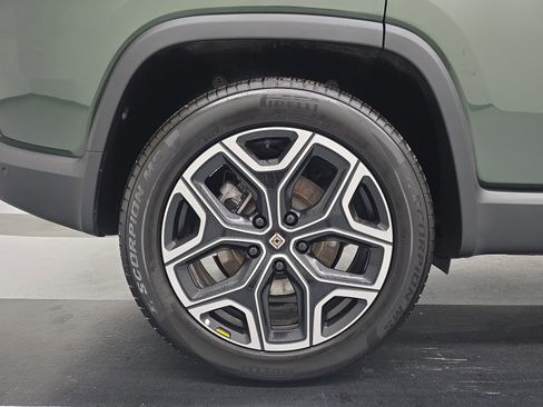 Used 2025 Rivian R1S Adventure AWD/4WD image 12