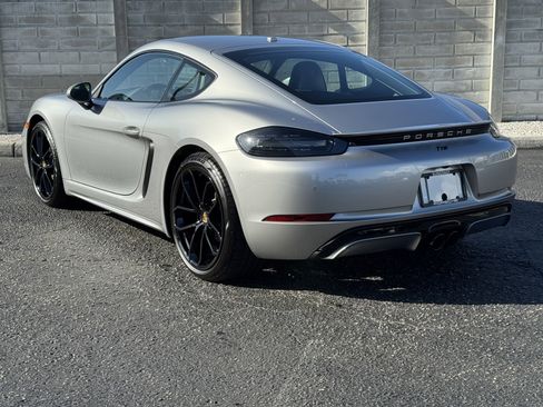 New 2025 Porsche 718 Cayman image 3