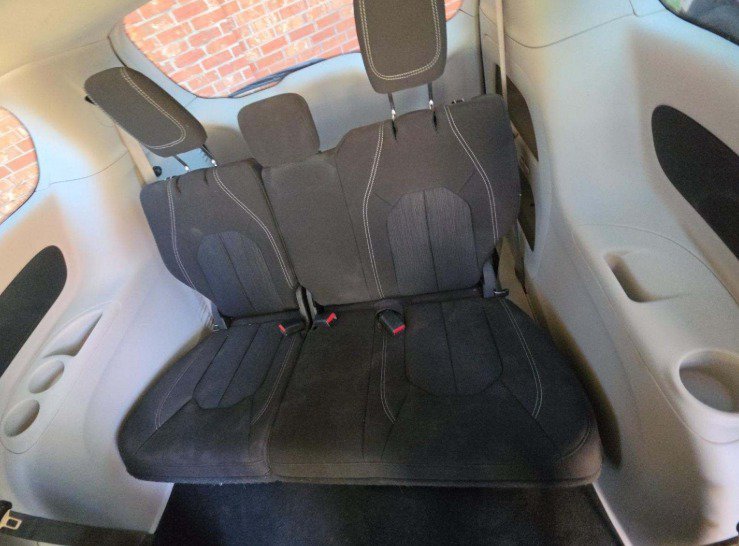 Used 2024 Chrysler Voyager LX FWD image 10