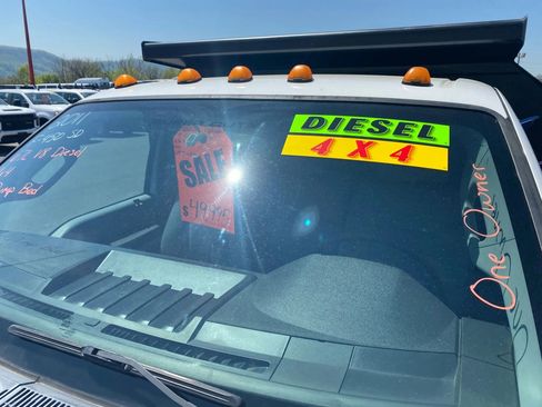 Used 2011 Ford F450 XL w/ Trailer Tow Pkg image 4