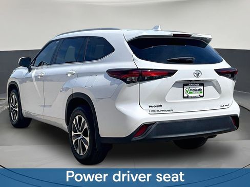 Used 2024 Toyota Highlander XLE AWD/4WD image 5