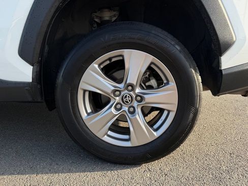 Used 2022 Toyota RAV4 XLE FWD image 34