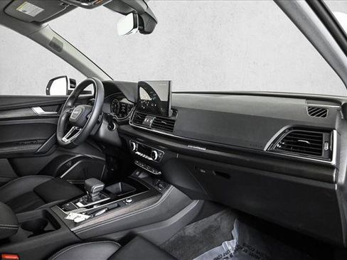 Used 2025 Audi Q5 e Premium Plus image 23