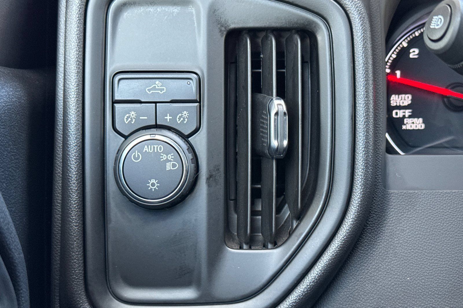 Used 2022 Chevrolet Silverado 1500 W/T RWD image 28