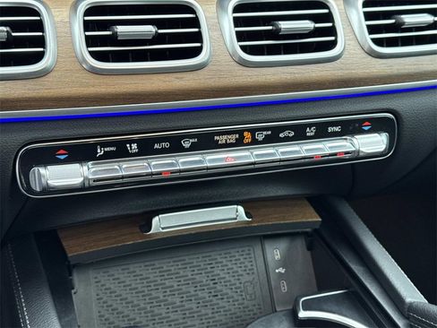 Used 2024 Mercedes-Benz GLE 350 4MATIC w/ Winter Package image 24