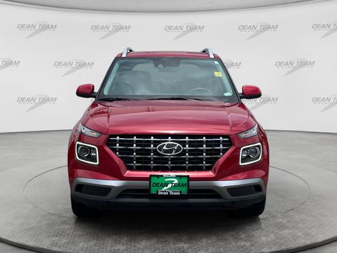 Used 2021 Hyundai Venue SEL w/ Premium Package FWD image 2