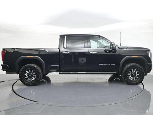 Used 2024 GMC Sierra 3500 Denali Ultimate AWD/4WD image 6