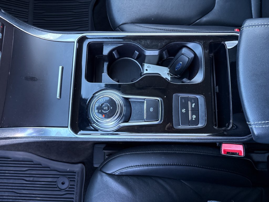 Used 2019 Ford Edge Titanium w/ Equipment Group 301A AWD/4WD image 34
