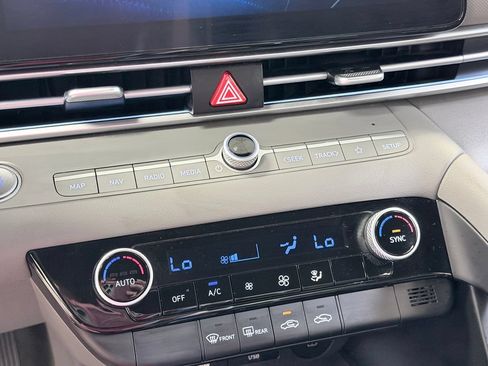 Used 2024 Hyundai Elantra SEL FWD image 46
