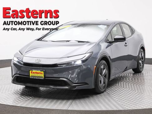 Used 2024 Toyota Prius LE image 1