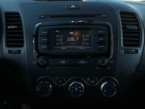 Used 2017 Kia Forte LX w/ LX Popular Package image 19