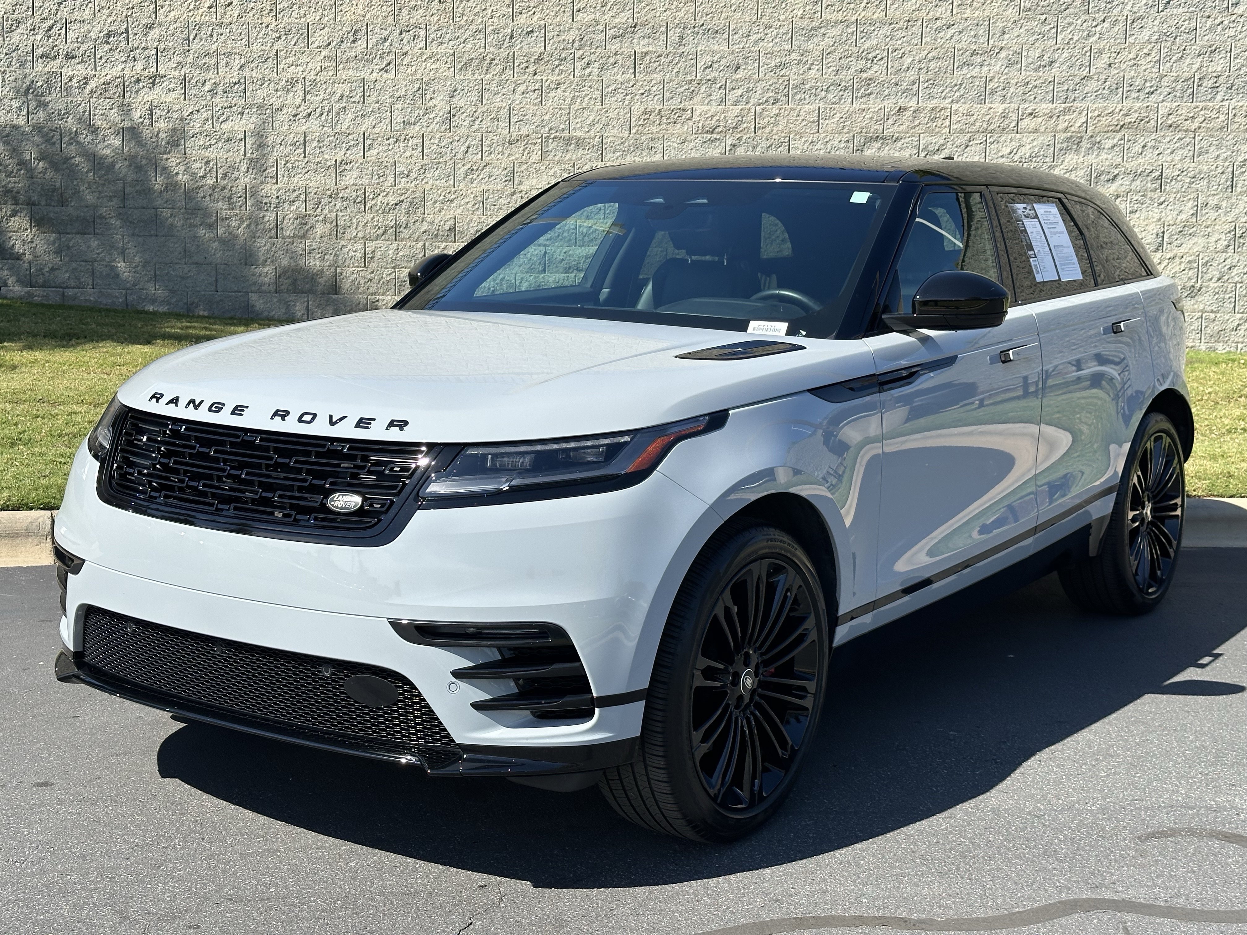 Certified 2024 Land Rover Range Rover Velar Dynamic SE AWD/4WD image 2
