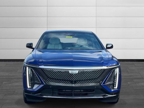 Certified 2024 Cadillac Lyriq Luxury AWD/4WD image 8