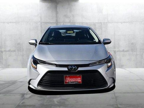 Used 2025 Toyota Corolla LE image 4