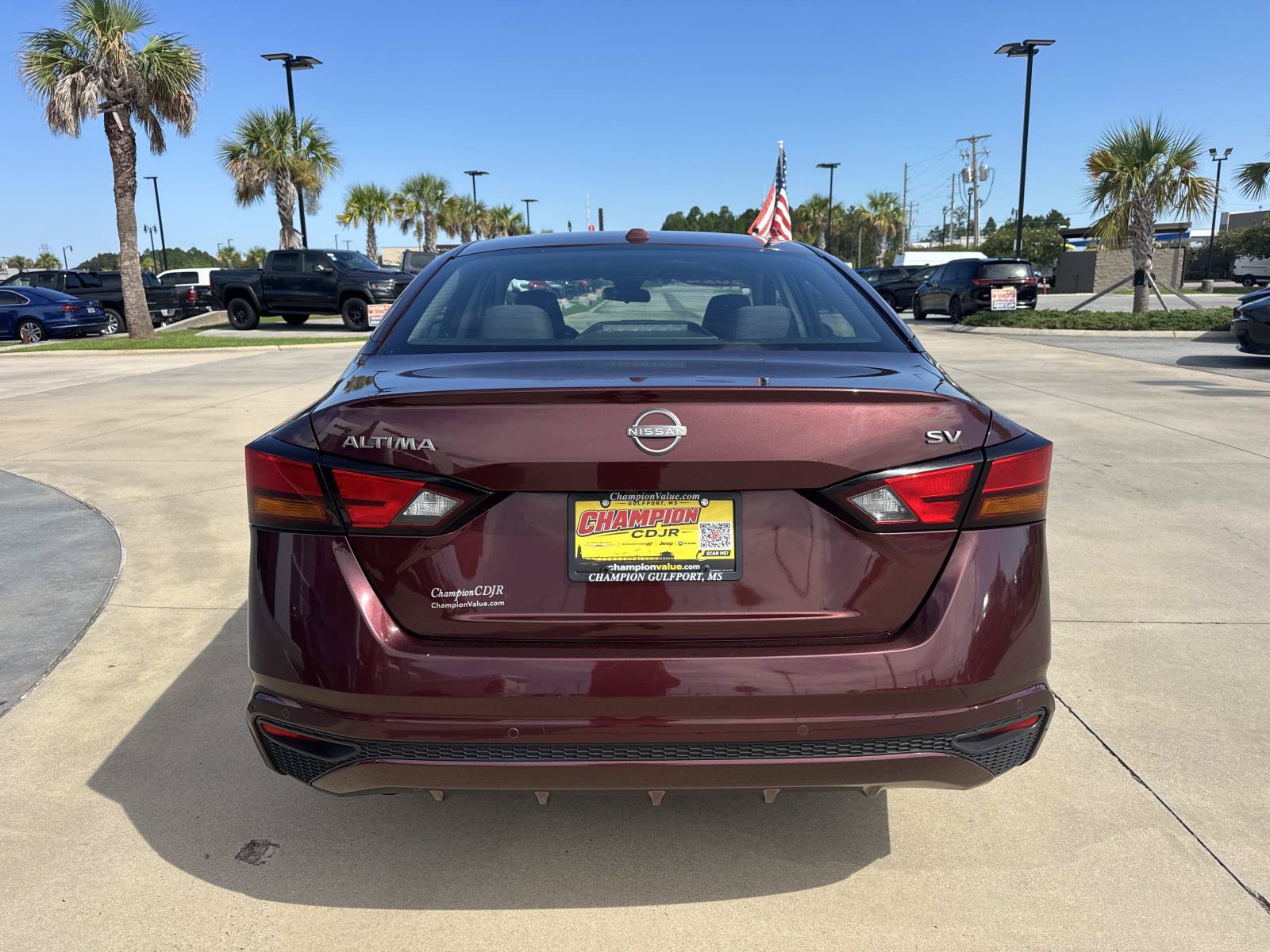 Used 2024 Nissan Altima 2.5 SV FWD image 6