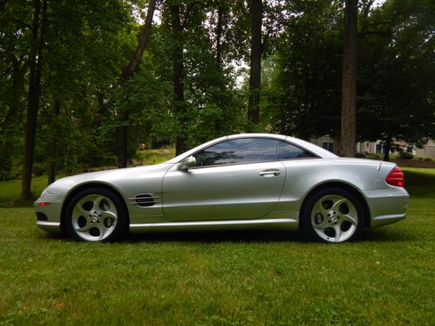 Used 2005 Mercedes-Benz SL 600 w/ AMG Sport Pkg image 8
