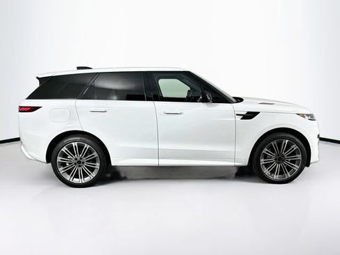 New 2026 Land Rover Range Rover Sport Dynamic SE AWD/4WD image 4