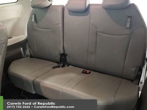 Used 2024 Toyota Sienna XLE image 24