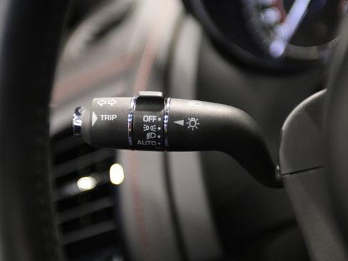 Used 2017 Jaguar F-TYPE R image 22