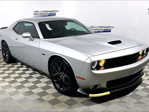 Used 2023 Dodge Challenger R/T w/ Plus Package image 3