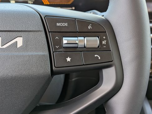 New 2026 Kia Sportage LX FWD image 28