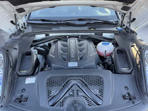 Used 2015 Porsche Macan Turbo image 53