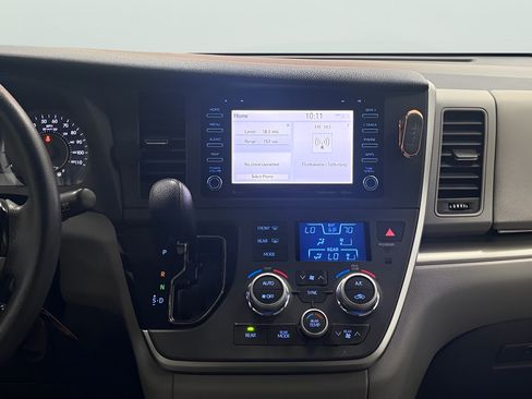 Used 2020 Toyota Sienna LE FWD image 25