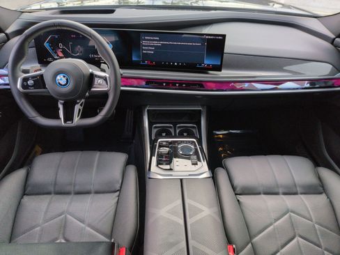 Used 2025 BMW 750e xDrive image 29
