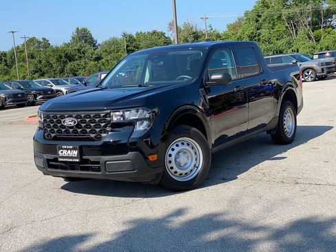 Used 2025 Ford Maverick XL w/ Equipment Group 101A AWD/4WD image 3