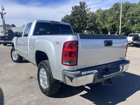 Used 2011 GMC Sierra 2500 SLT w/ SLT Convenience Package image 6