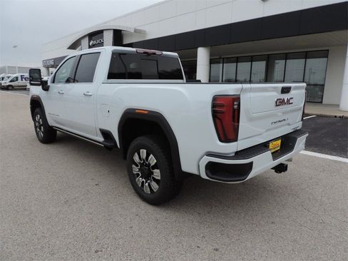 New 2026 GMC Sierra 2500 Denali w/ Denali Reserve Package image 7