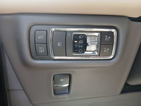 Used 2023 Lincoln Nautilus Reserve w/ Equipment Group 202A AWD/4WD image 37