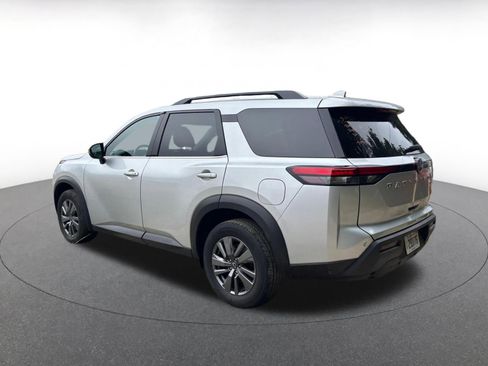 Used 2025 Nissan Pathfinder SV AWD/4WD image 9