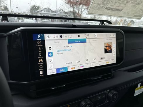 New 2026 Jeep Gladiator Rubicon w/ Technology Group image 19