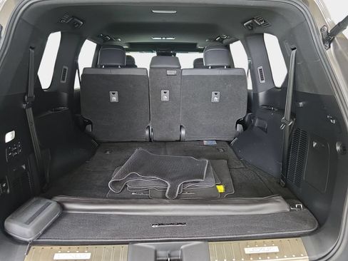 Used 2023 Lexus LX 600 4WD w/ Accessory Package (Z1) image 30