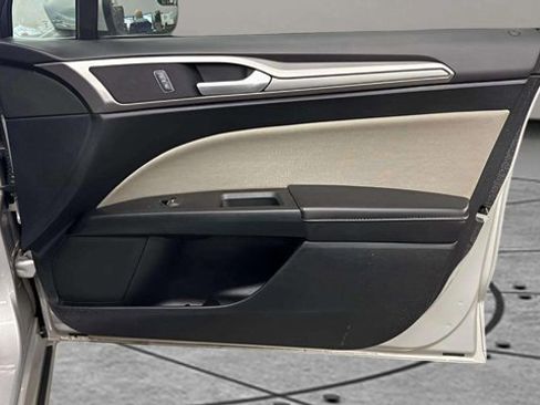 Used 2018 Ford Fusion S image 17