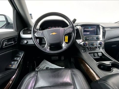 Used 2020 Chevrolet Suburban LT image 8