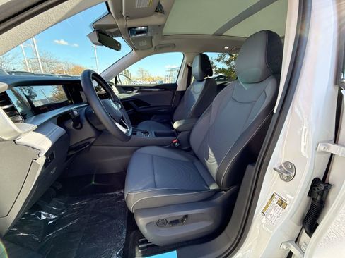 New 2026 Volkswagen Tiguan SE image 13