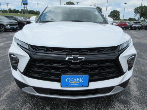 Used 2024 Chevrolet Blazer LT w/ Convenience Package FWD image 8