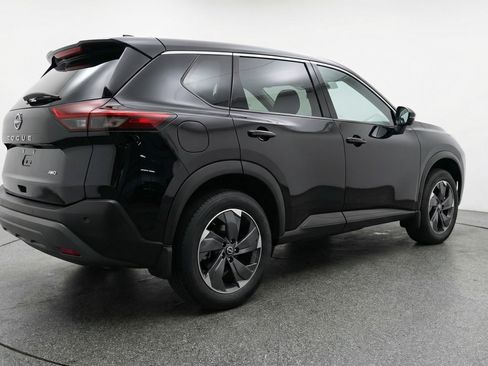 Used 2025 Nissan Rogue SV image 9